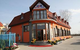 Motel Dhs - Chinese Restaurant